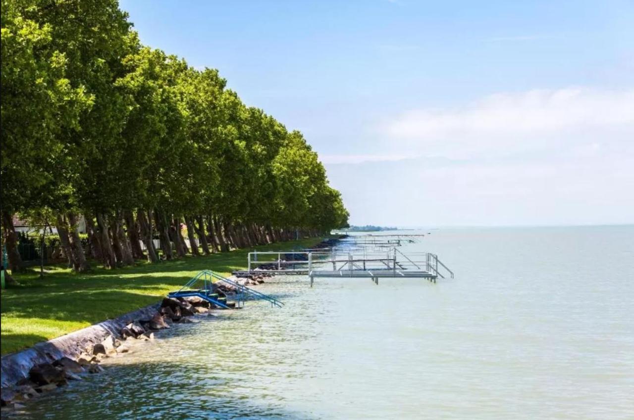 Lido Riviera Sunshine Apartman Balatonlelle Exterior foto